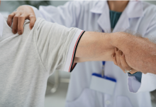 6 Golfer’s Elbow Signs to Assess and Discuss With a Doctor